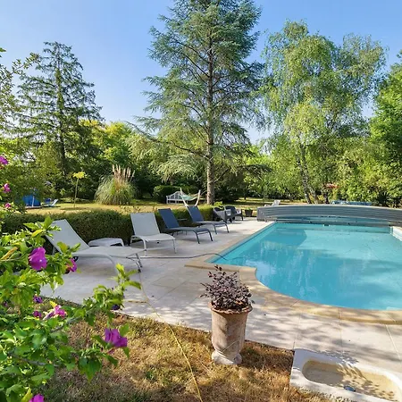 De Charme En Perigord Holiday home *
